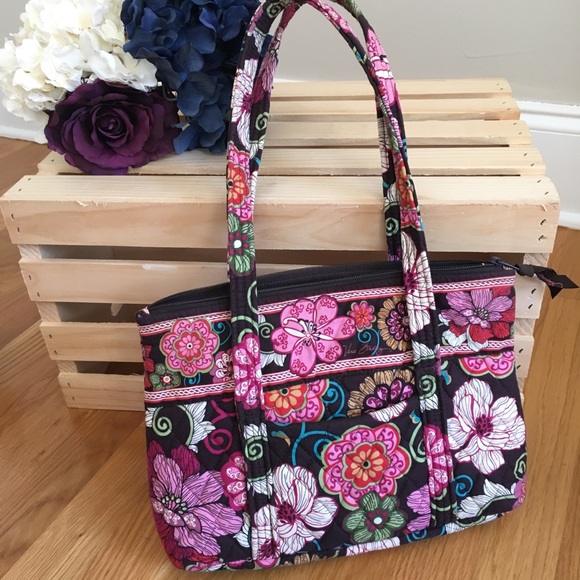 Vera Bradley Handbags - Retired Vera Bradley Medium Tote